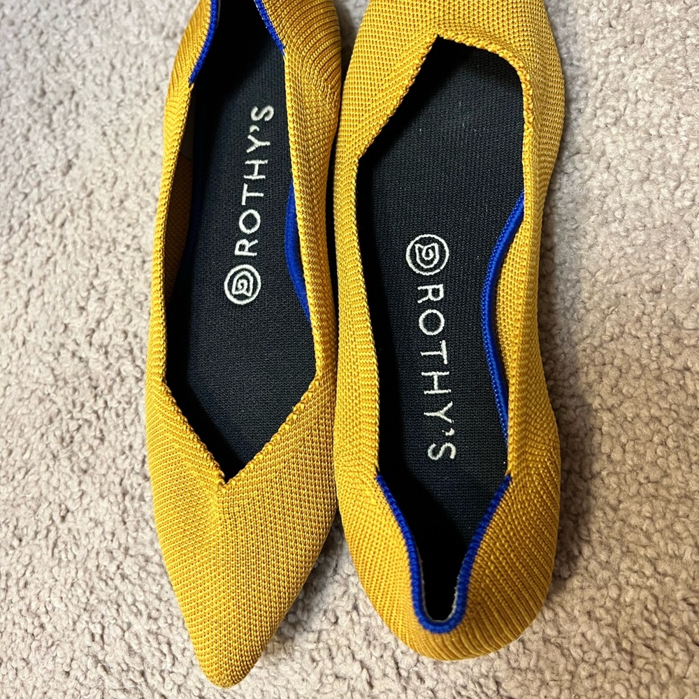Rothy’s pointed yellow flats size 8